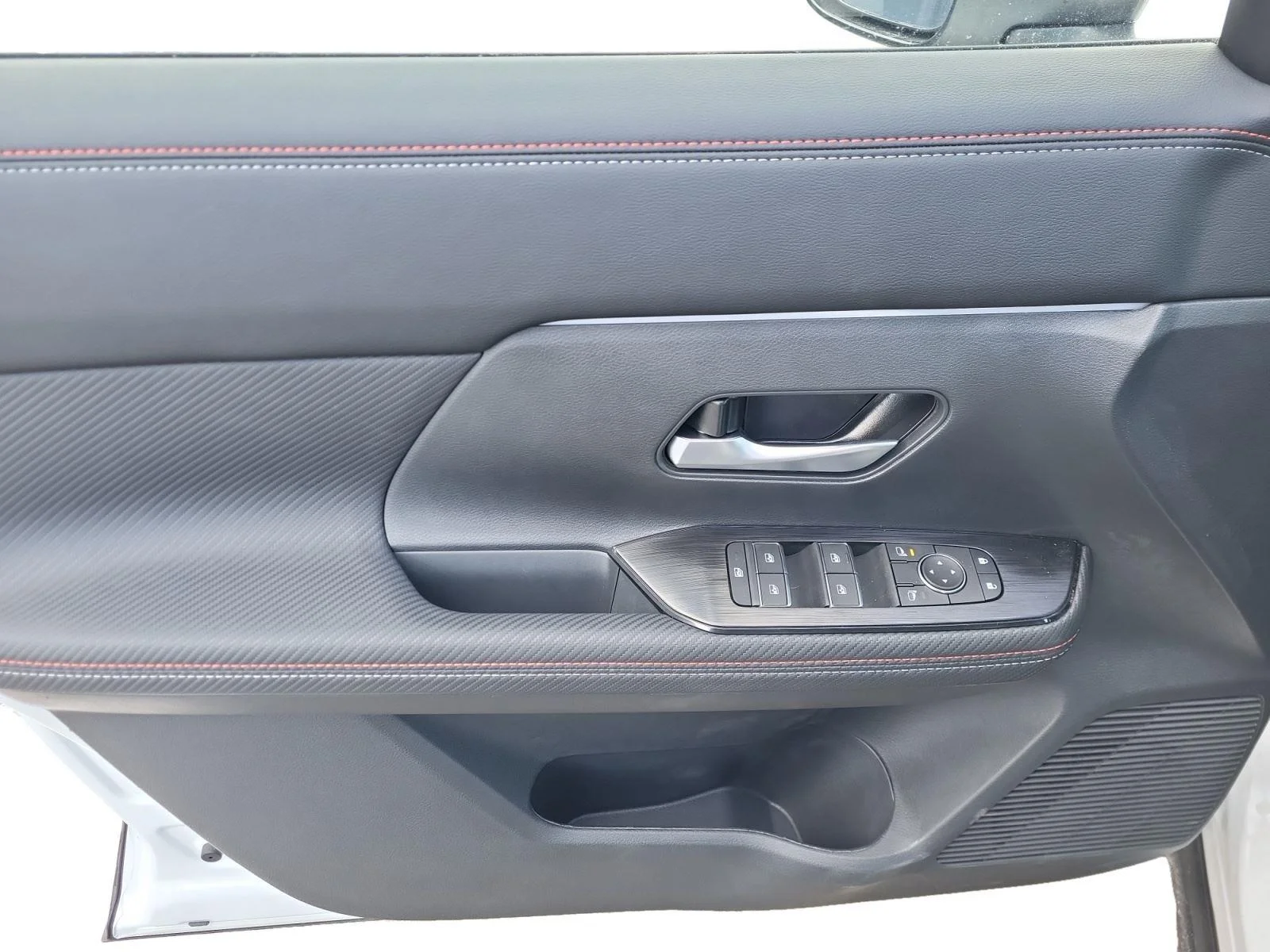 2026 Nissan KICKS SR AWD - Photo 9