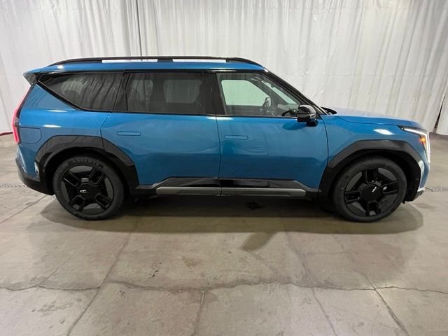 Used 2024 Kia EV9 GT-Line with VIN KNDAEFS56R6039025 for sale in Grants Pass, OR