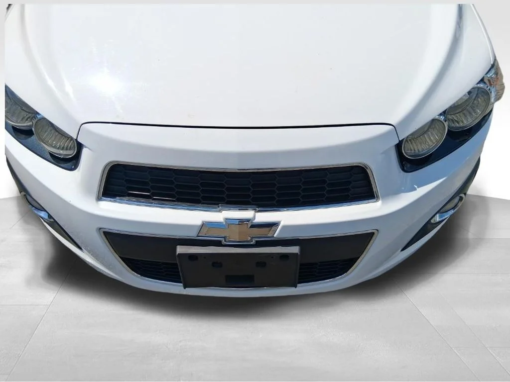 Used 2014 White Chevrolet LTZ image 19