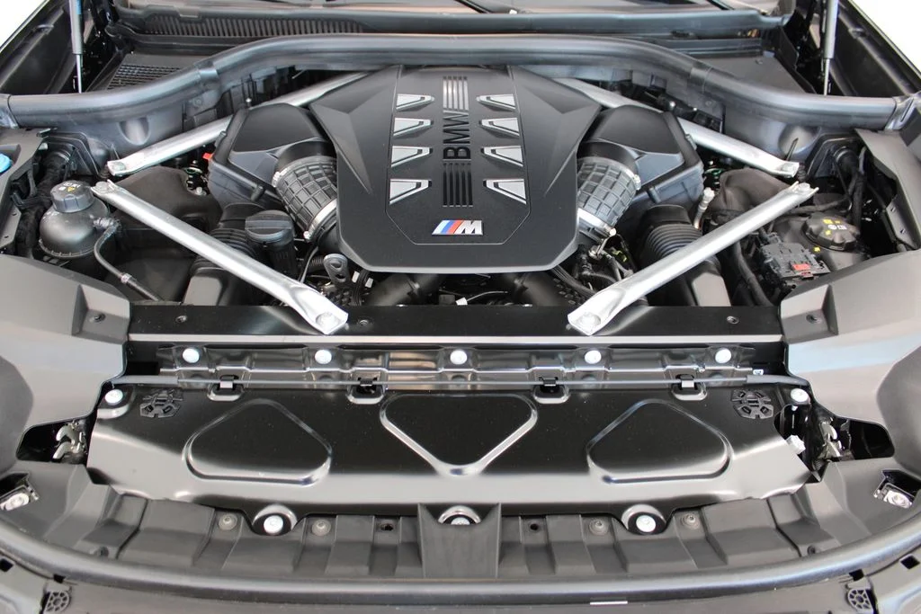 New 2027 Black Sapphire Metallic BMW M60i image 8