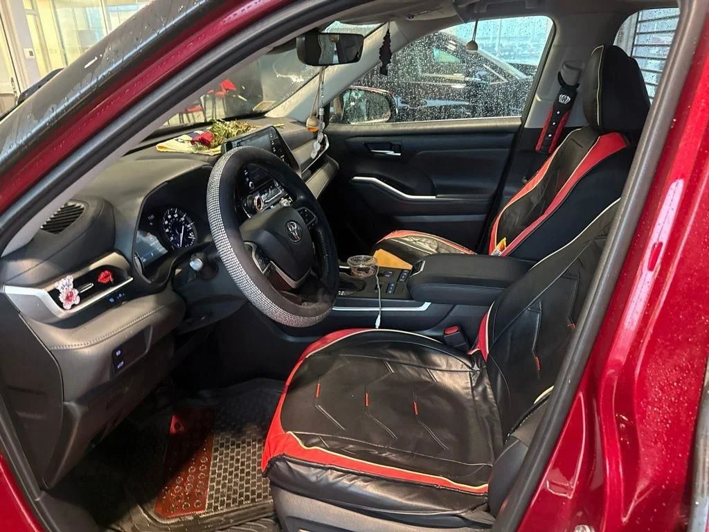 Used 2022 Red Toyota XLE image 4