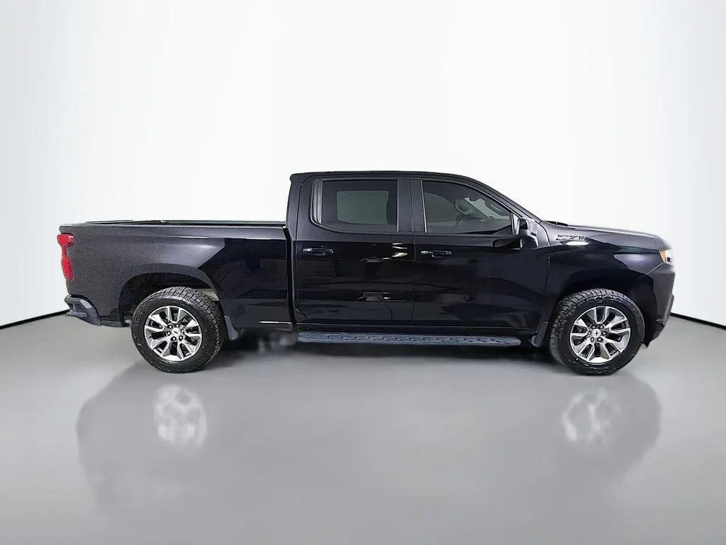 Used 2021 BLACK Chevrolet RST image 5