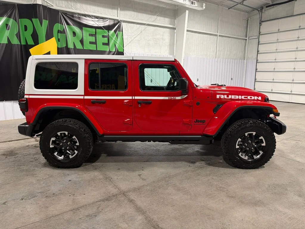 New 2026 Firecracker Red Clear-Coat Exterior Paint Jeep Rubicon image 4