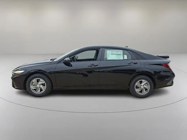 New 2026 Black Hyundai SE image 4