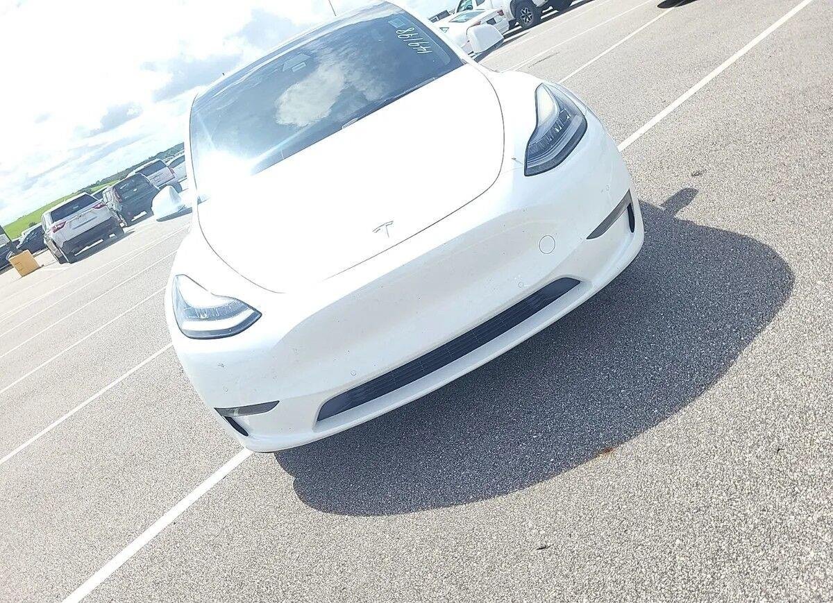 Used 2021  Tesla Long Range image 5