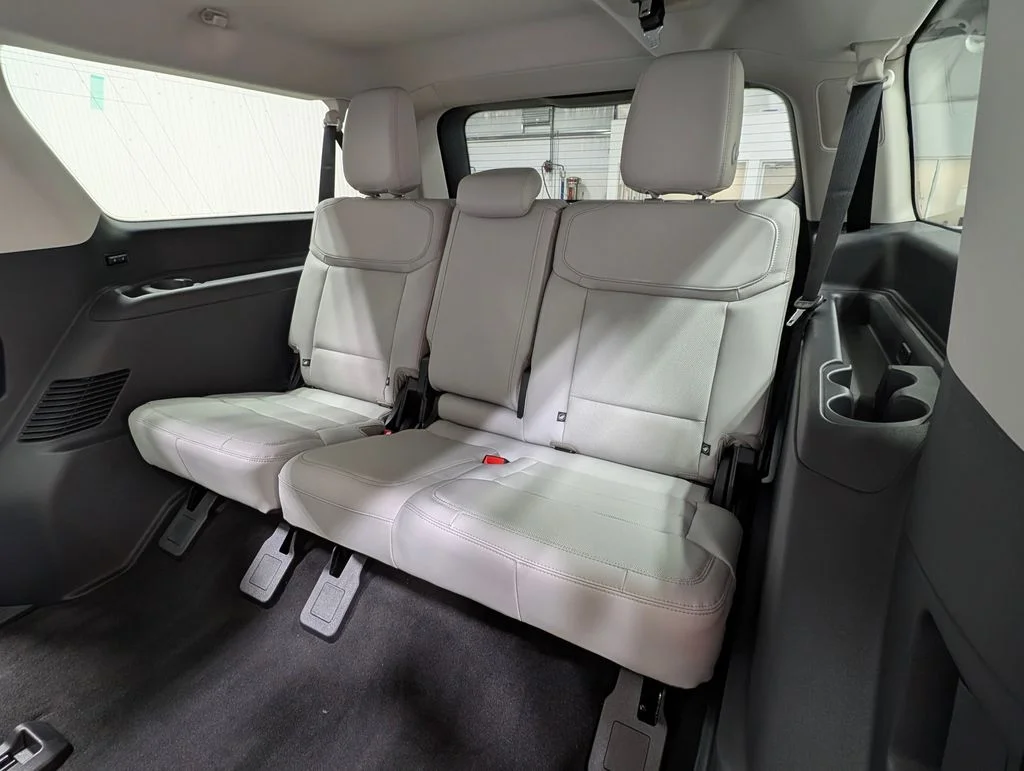New 2027 Star White Metallic Tri-Coat Ford MAX Platinum image 18