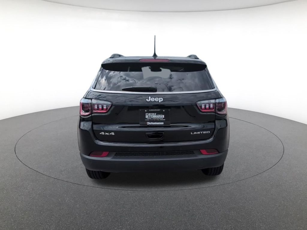 New 2026 Diamond Black Crystal Pearl-Coat Exterior Paint Jeep Limited image 6