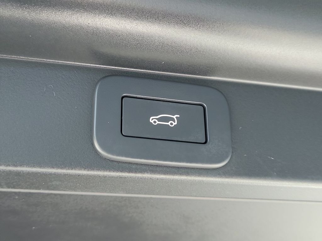 Certified Used 2025 White Land Rover SE image 12