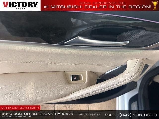 Used 2022 White BMW 530i image 30