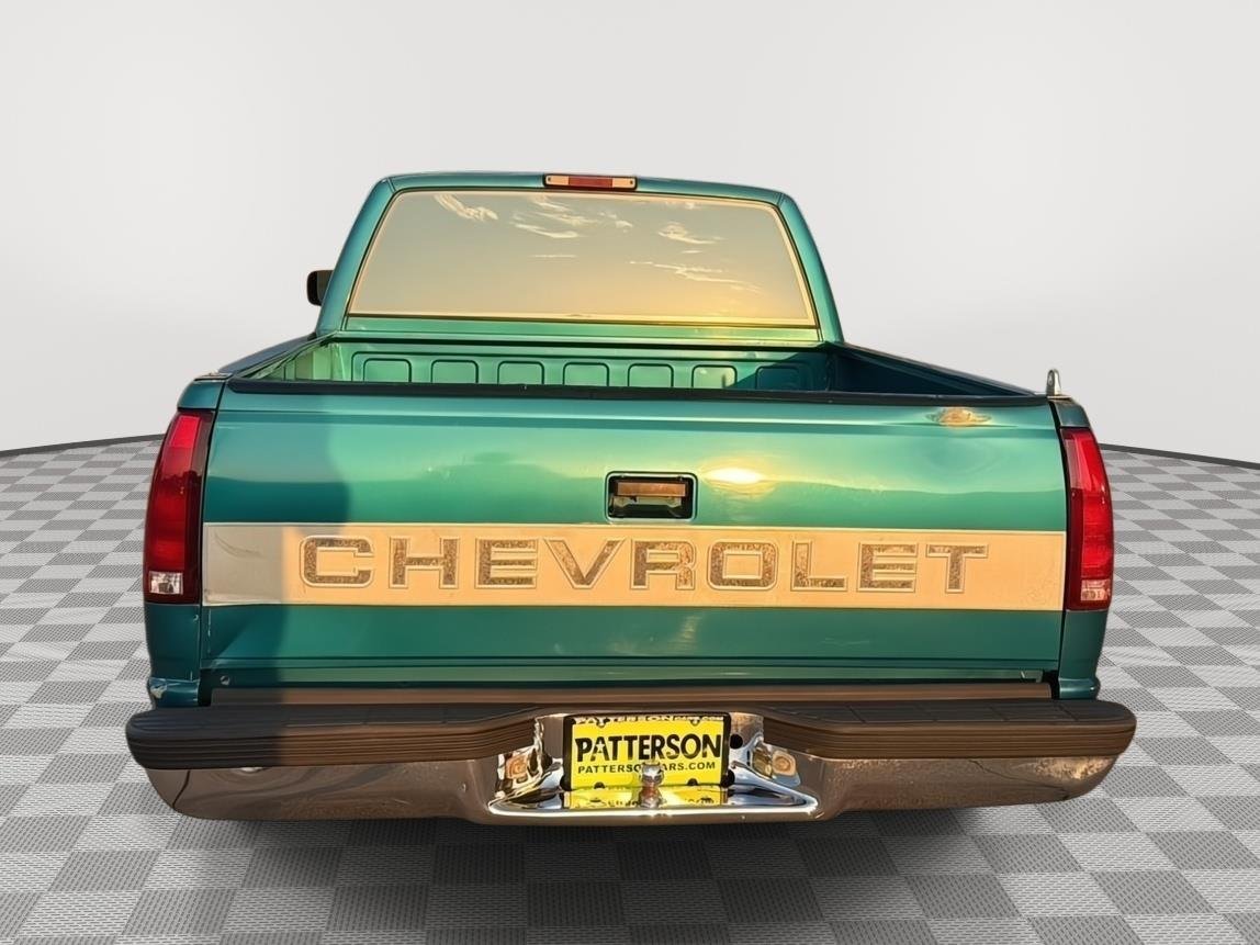 Used 1994 GREEN Chevrolet base image 3