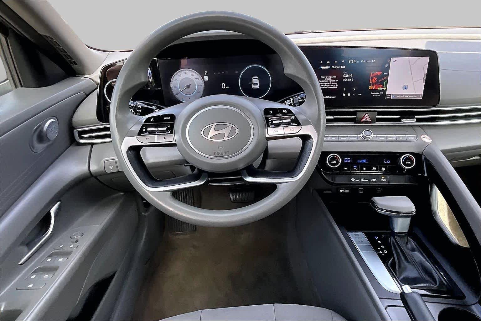 Used 2024 Amazon Gray Hyundai SEL image 6