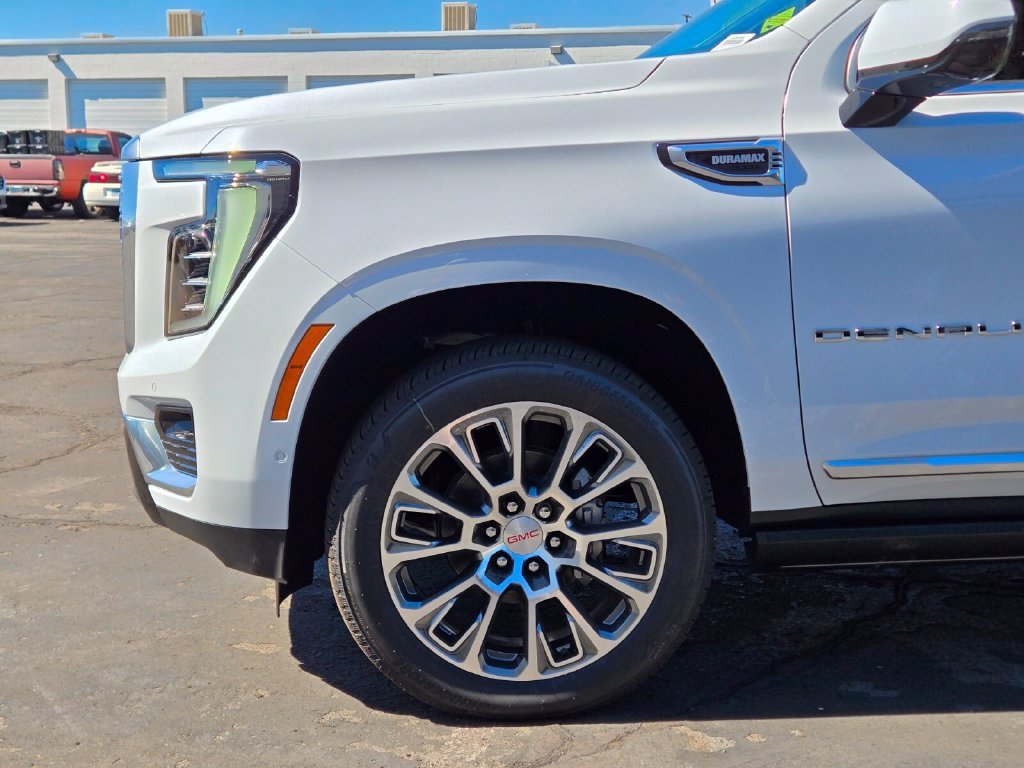 2026 GMC Yukon Denali - Photo 5