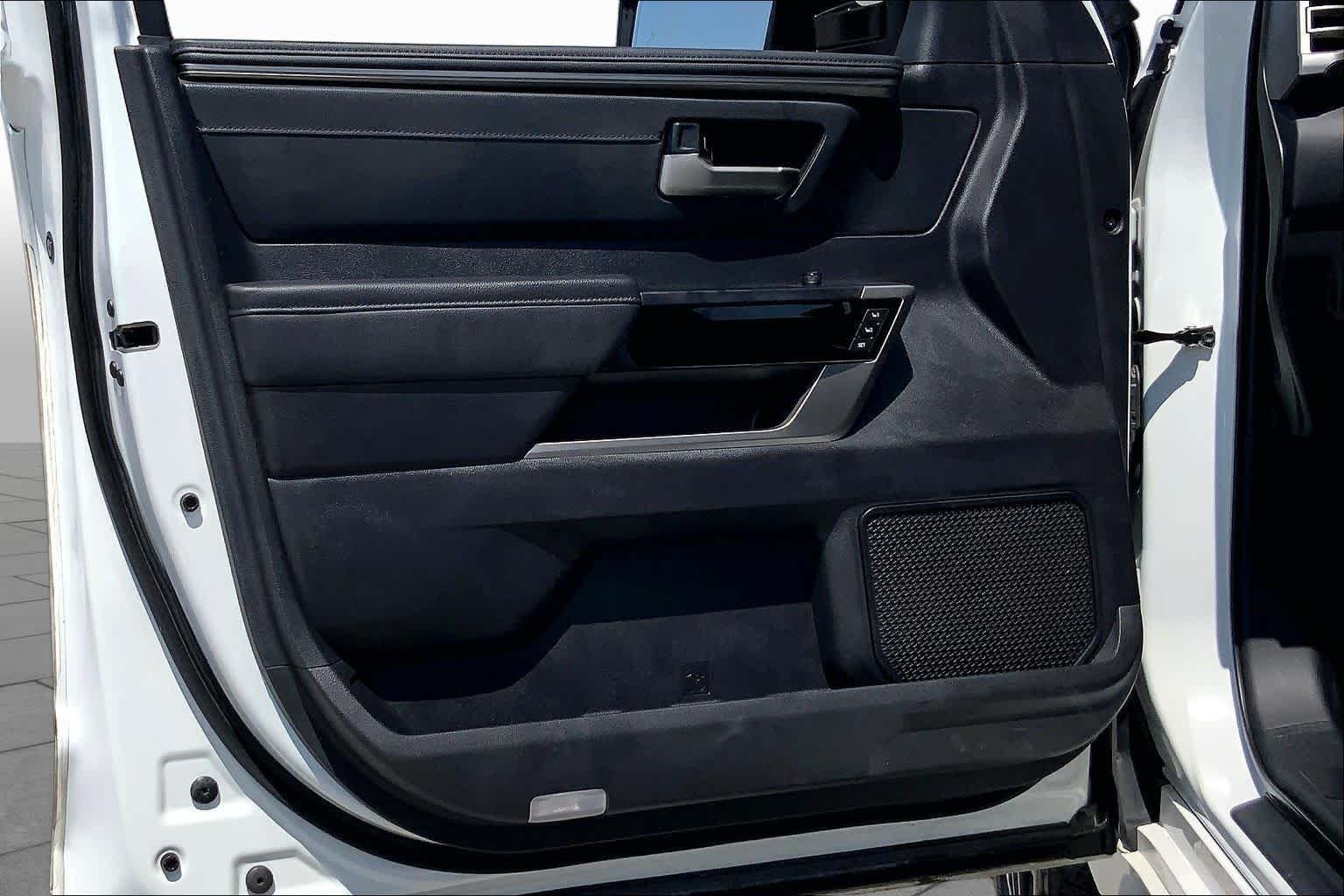 Used 2023 Ice Cap Toyota Limited Hybrid image 21