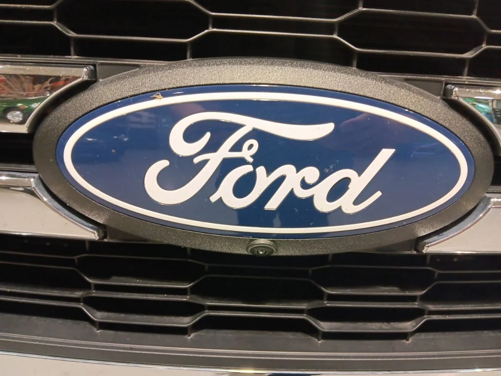 Certified Used 2024 Blue Metallic Ford Lariat image 15