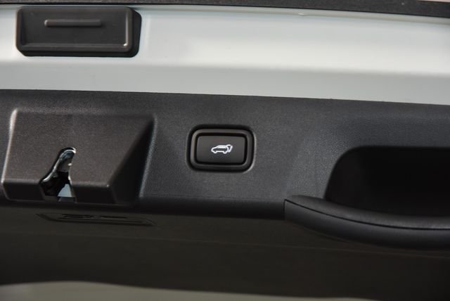 New 2026 White Hyundai SEL Plus AWD image 21