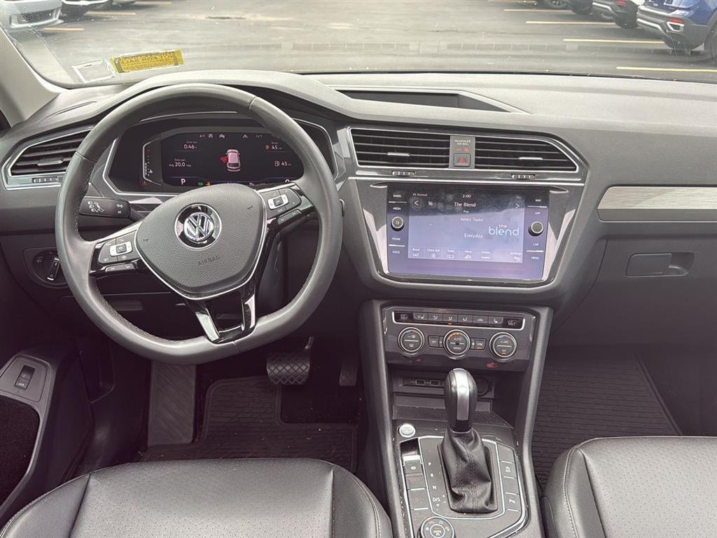 Used 2020 Deep Black Pearl Volkswagen SEL image 8