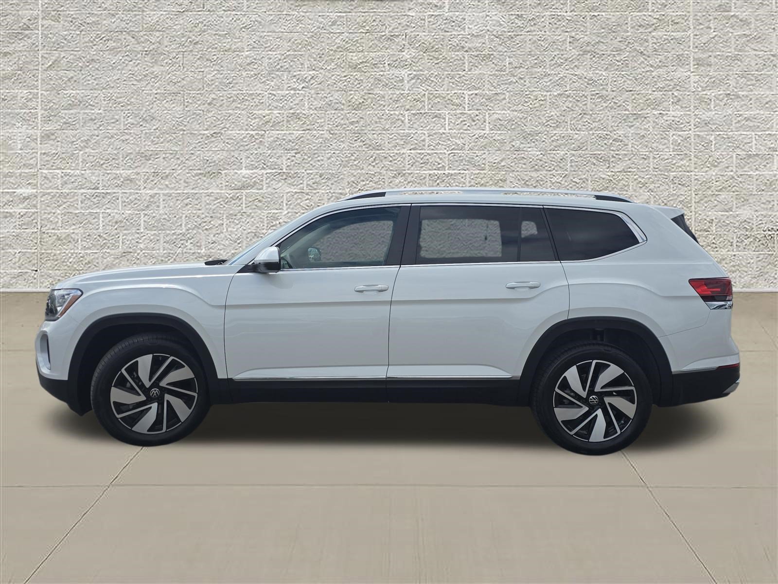 New 2026 Opal White Pearl Volkswagen 2.0T SEL image 4