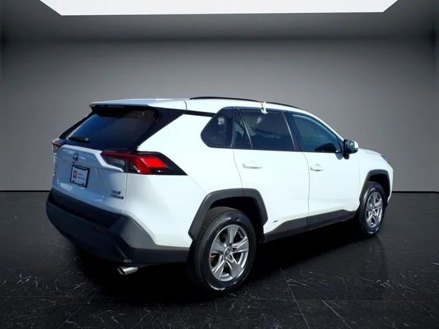 Used 2024 White Toyota XLE image 3