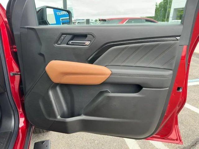 2026 GMC Canyon AT4 - Photo 10
