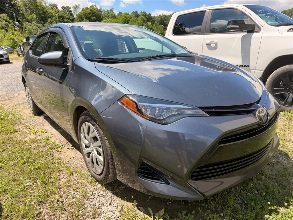 Used 2018 Gray Toyota LE image 29