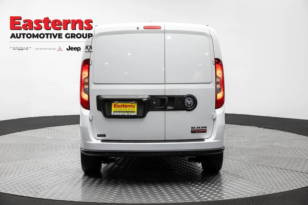 Used 2022 White Ram Base image 7
