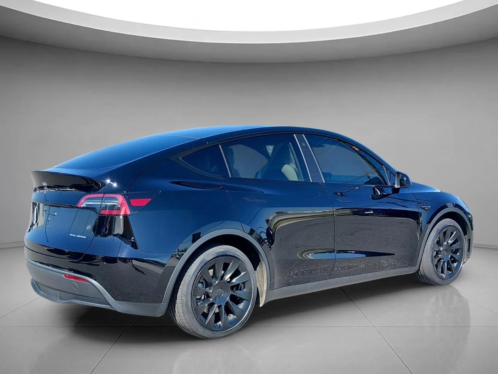 Used 2023  Tesla Long Range image 5