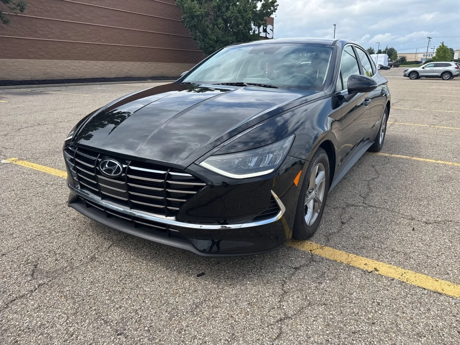 Used 2023 Onyx Black Hyundai SE image 8
