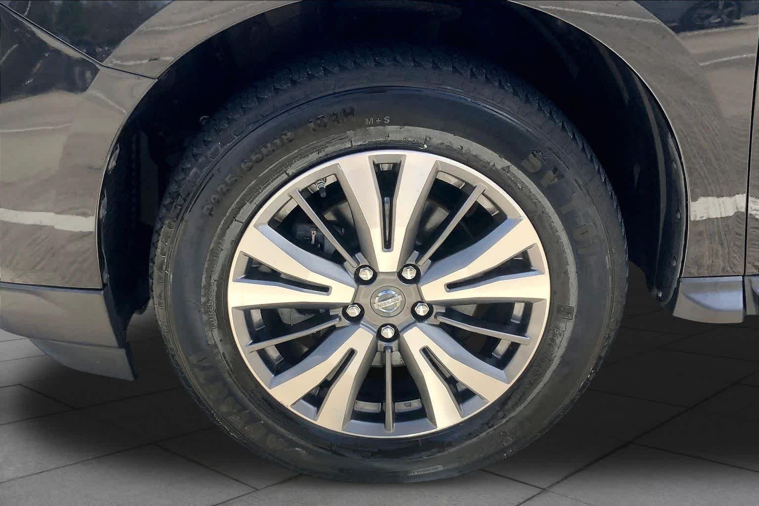 Used 2017 Magnetic Black Metallic Nissan SV image 11