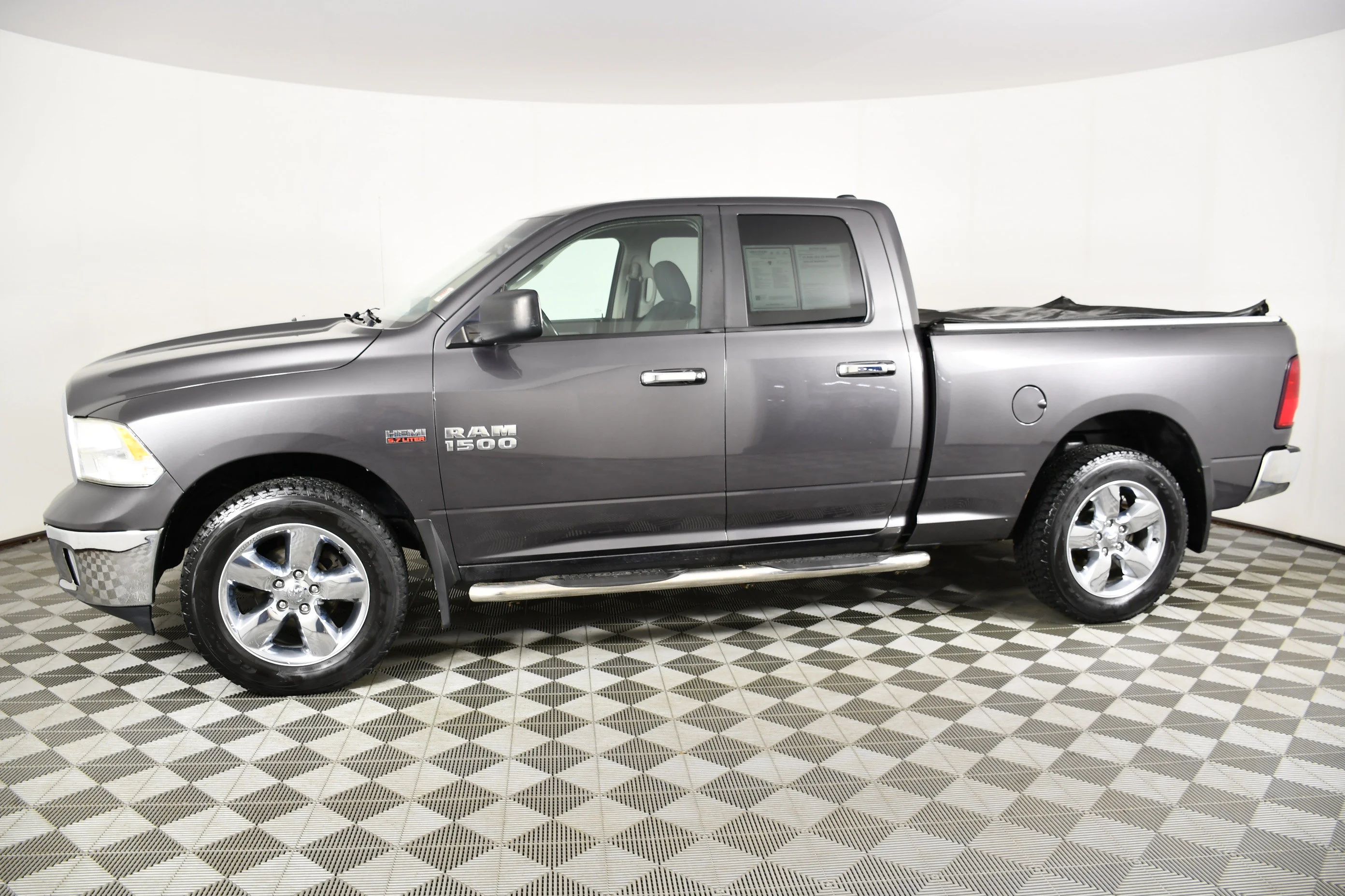 Used 2016 Granite Crystal Metallic Clearcoat Ram Big Horn image 9
