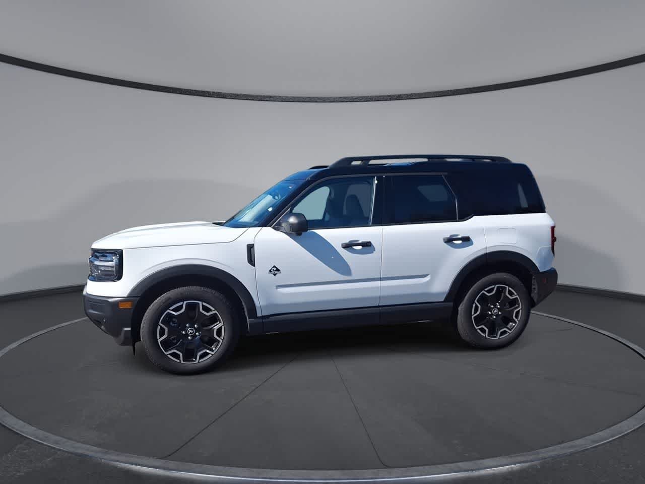 Used 2026 Oxford White Clearcoat Ford Outer Banks image 4