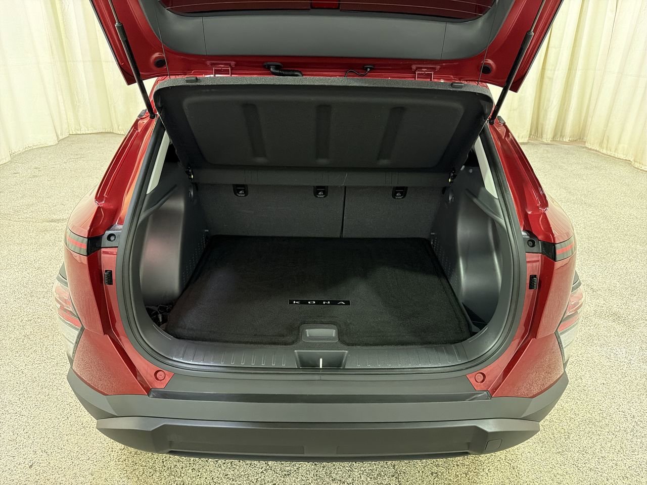2025 Hyundai Kona SEL - Photo 16