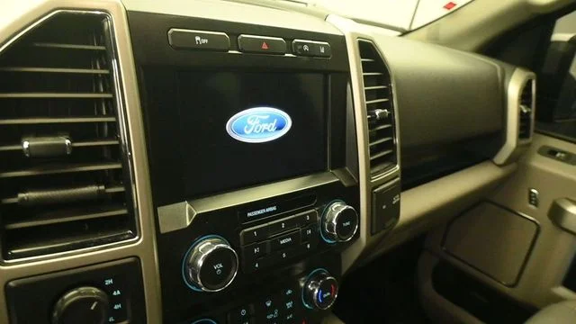 Used 2020 Gray Ford Lariat image 17