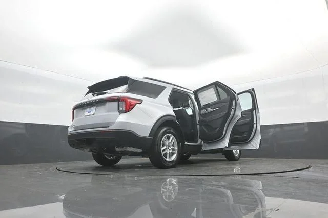 New 2026 Space White Metallic Ford Active image 43