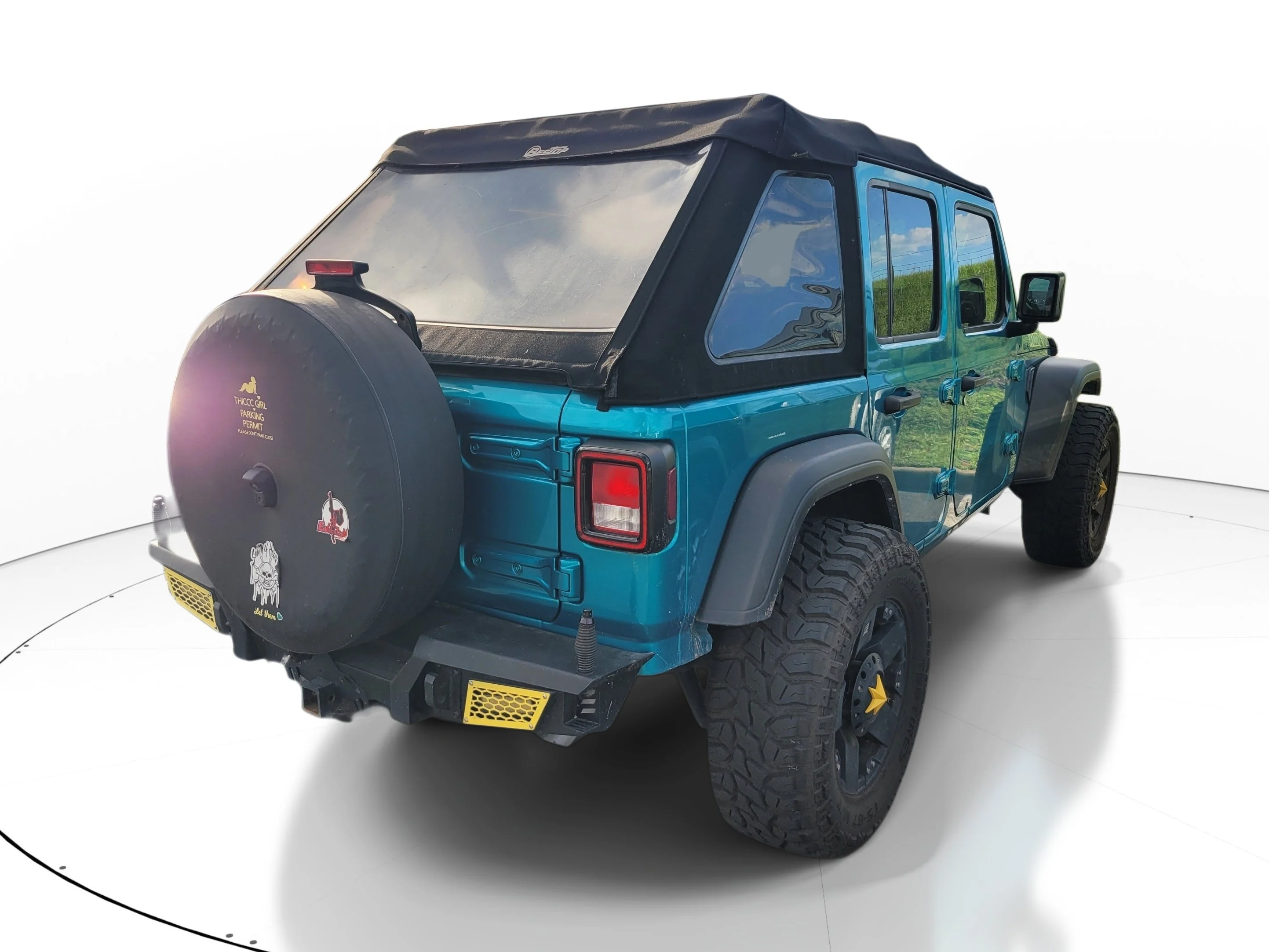 Used 2024 Bikini Pearl Coat Jeep Sport image 4