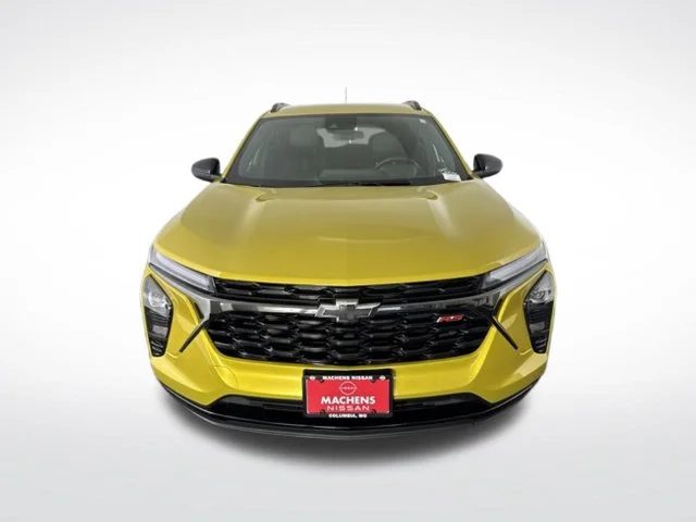 Used 2025 Yellow Chevrolet 2RS image 5