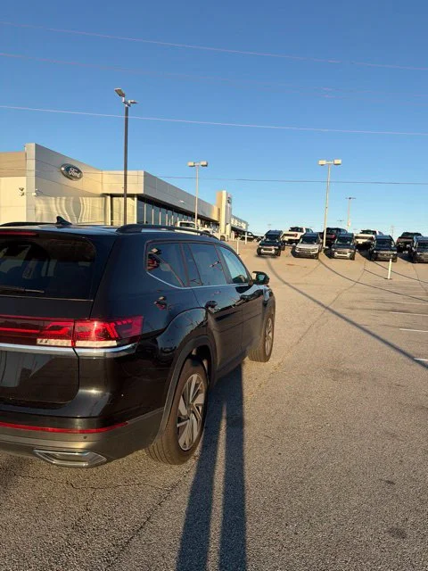 Used 2025  Volkswagen 2.0T SE w/Technology image 7