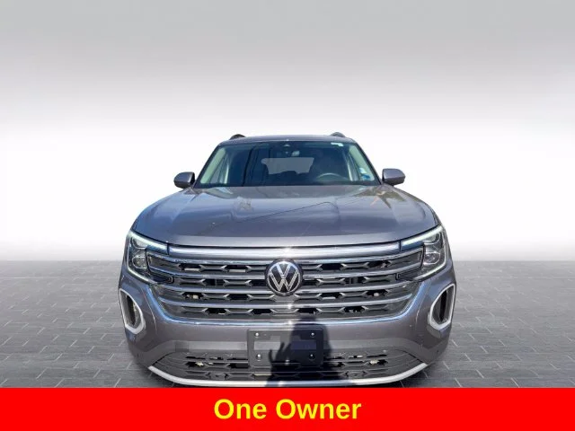 Used 2025 Gray Volkswagen 2.0T SE w/Technology image 2