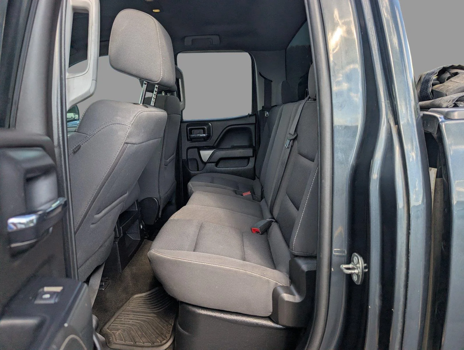 Used 2018 Graphite Metallic Chevrolet LT image 32