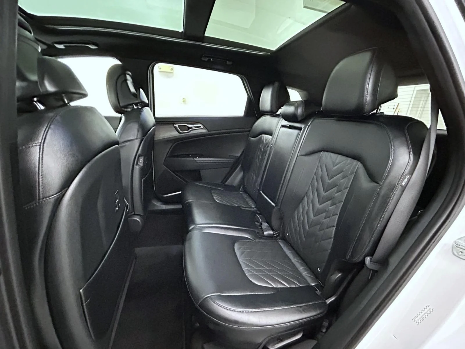 Used 2024 White Kia X-Line image 19