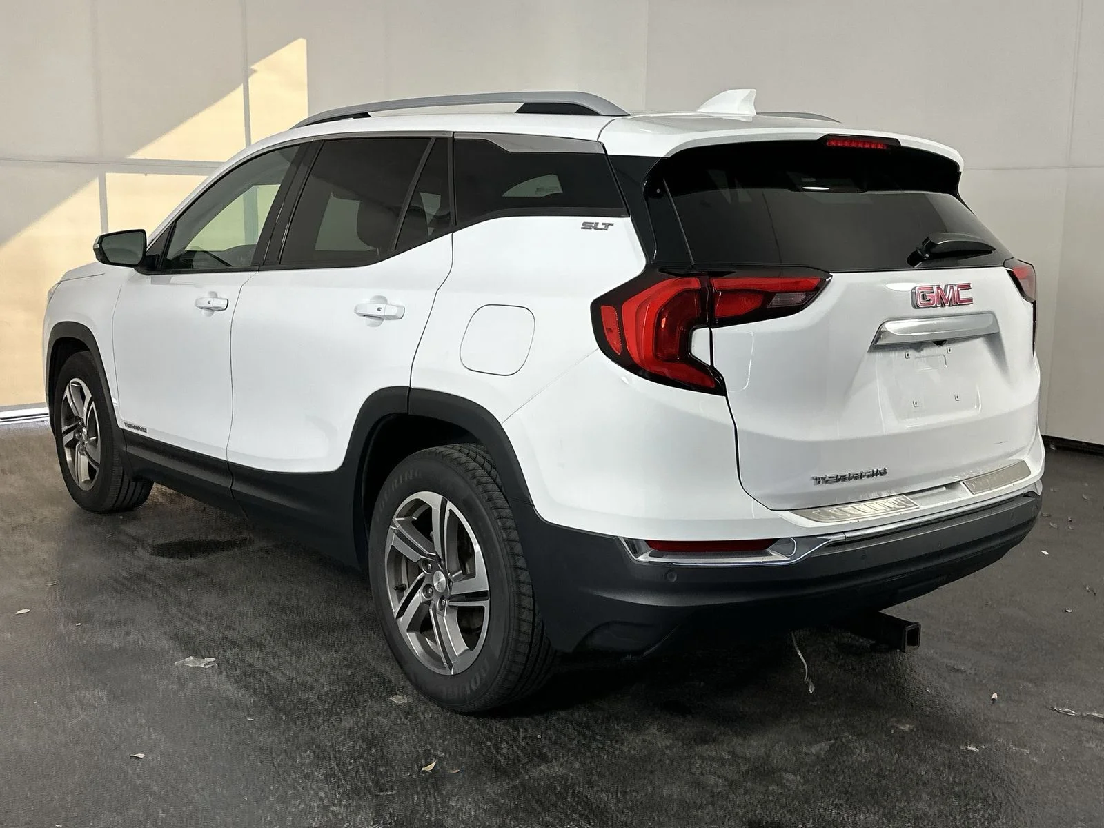 Used 2018 White GMC SLT image 6