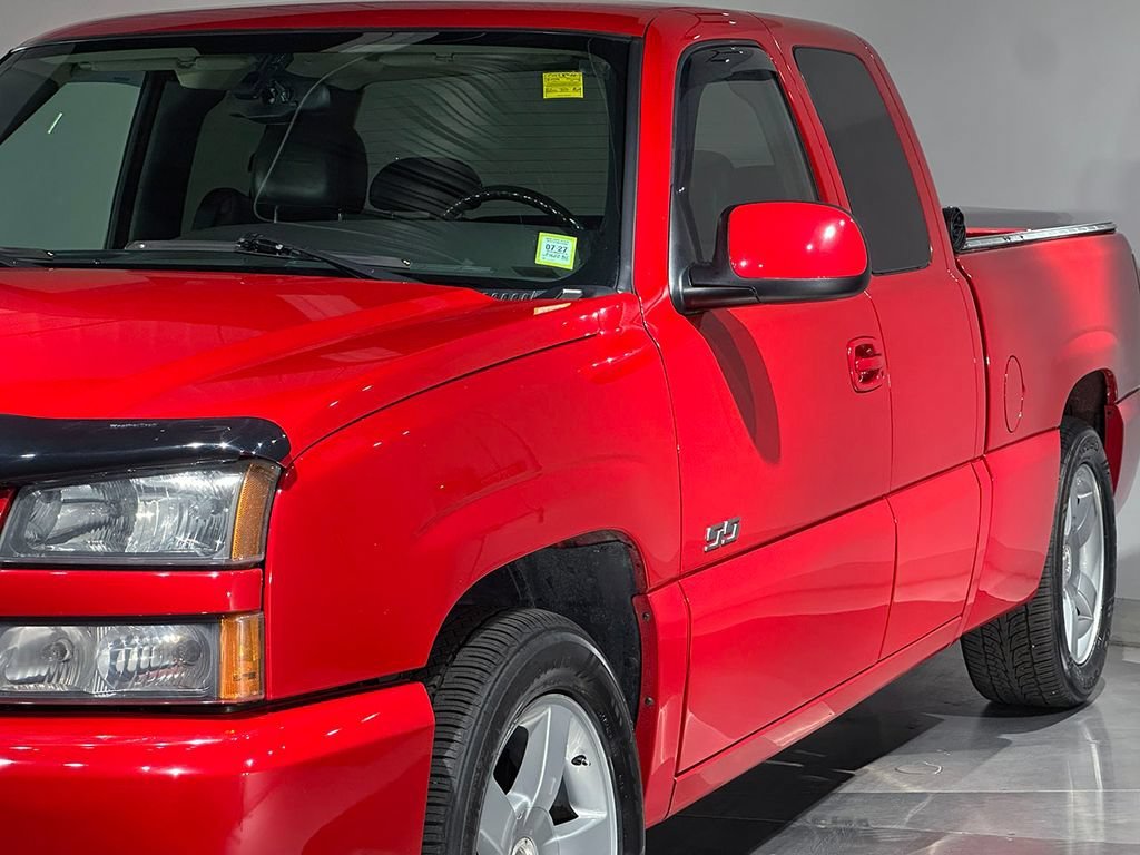Used 2004 Victory Red Chevrolet NA image 17