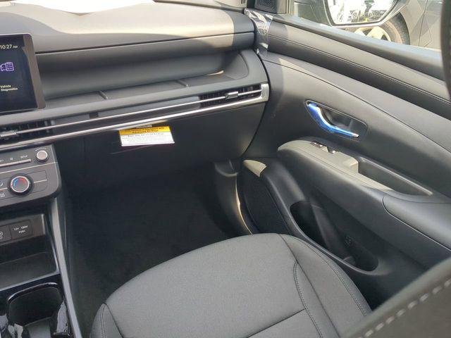 2025 Hyundai Tucson SE - Photo 16