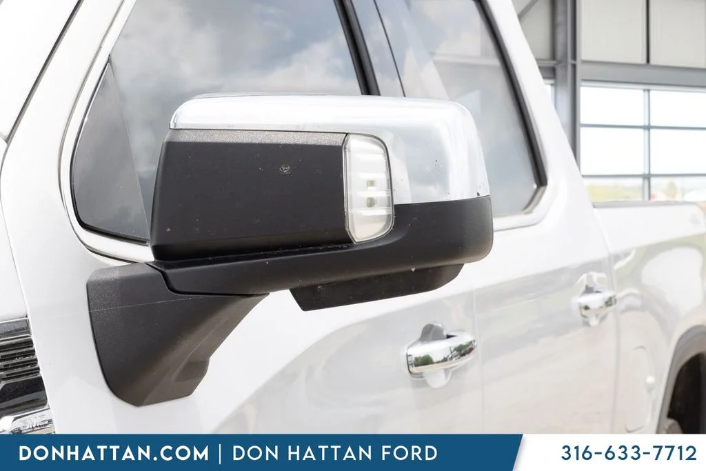 Used 2021 Silver GMC SLT image 29