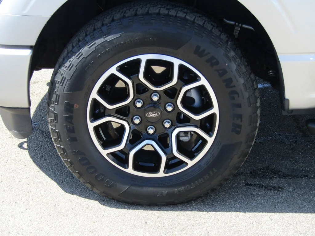 Certified Used 2023 Iconic Silver Metallic Ford XLT image 4
