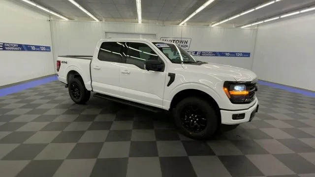 New 2026 White Ford XLT image 2