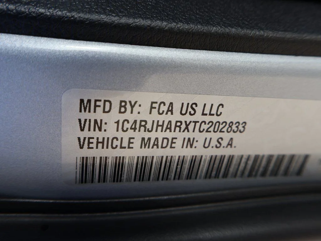 New 2026 Silver Zynith Exterior Paint Jeep Altitude image 39