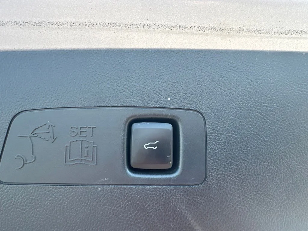 Used 2020 Silver Lincoln Standard image 43