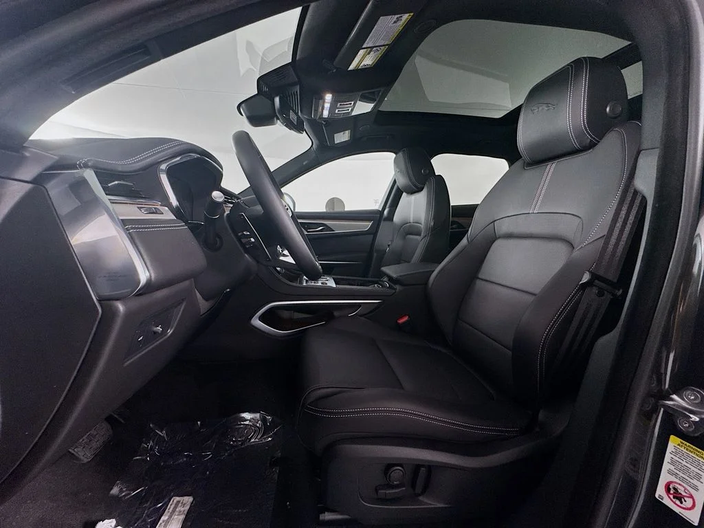 2026 Jaguar F-Pace R-Dynamic S - Photo 20
