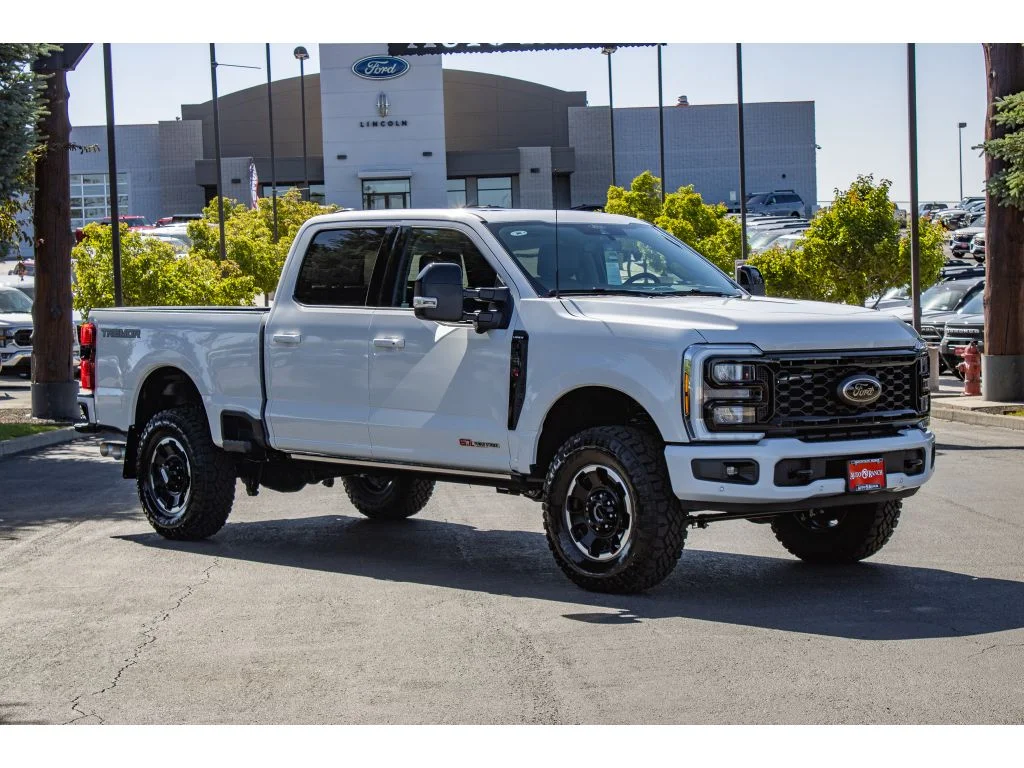 New 2026 Star White Metallic Tri-Coat Ford F-350® Lariat® image 2