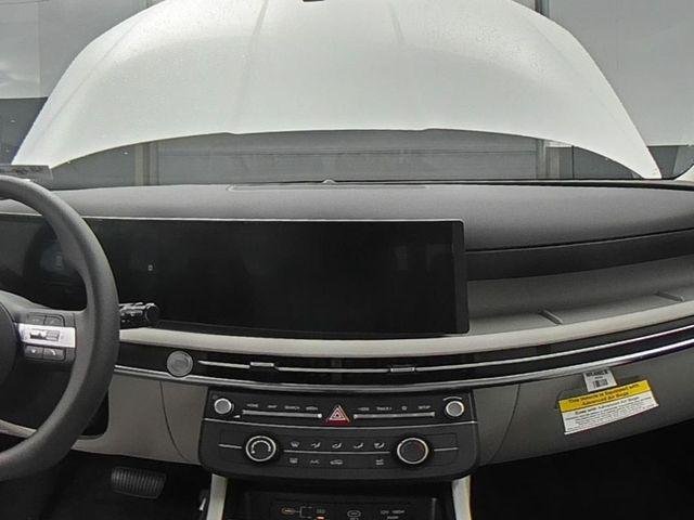 New 2026 White Hyundai SE AWD image 34